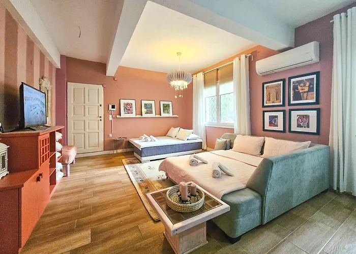 Katrin's House With Private Parking * 테살로니키