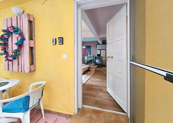 아파트 Katrin's House With Private Parking