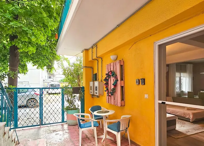 Katrin's House With Private Parking * 테살로니키