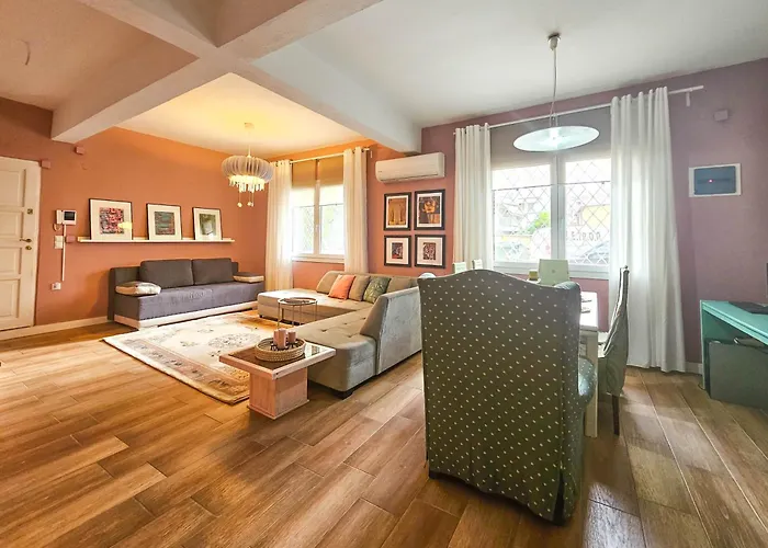 Katrin's House With Private Parking *