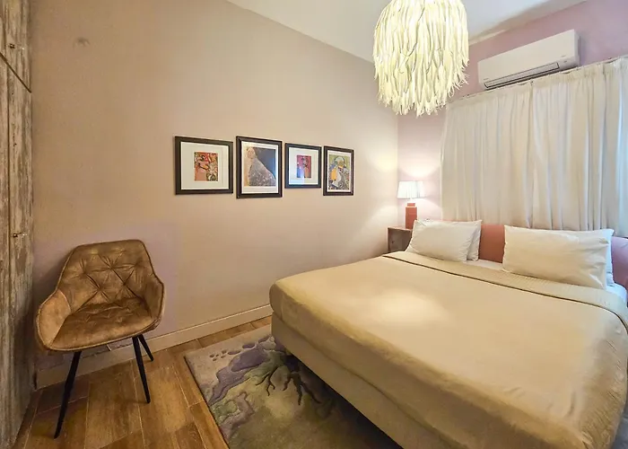 Katrin's House With Private Parking 아파트 *