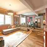Katrin's House With Private Parking *