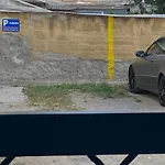 Katrin's House With Private Parking * 塞萨洛尼基
