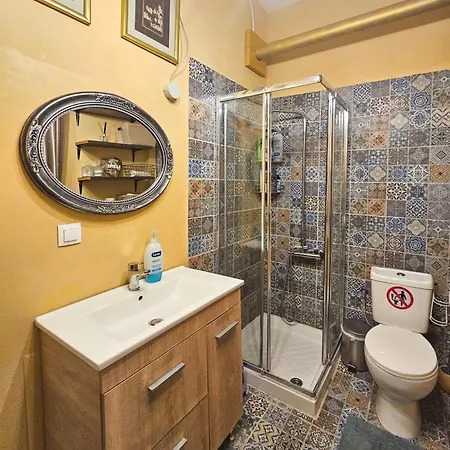 Katrin's House With Private Parking Апартаменты *