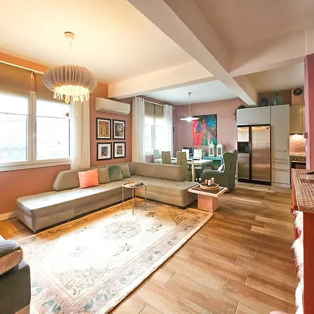 Katrin's House With Private Parking *