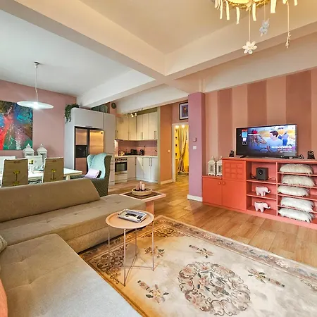 Katrin's House With Private Parking Салоники