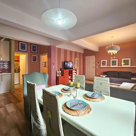 Katrin's House With Private Parking *